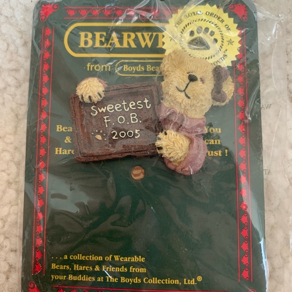 Boyd Bear Pin Lot - 7 new pins in packaging - Picture 4 of 14